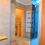 Luxury By Guide *