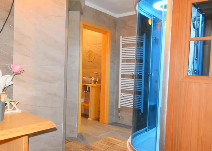 Luxury By Guide *